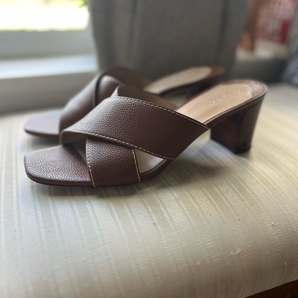 Ralph Lauren leather sandal sz 9.5 Good pre owned condition worn 2x - Picture 1 of 13